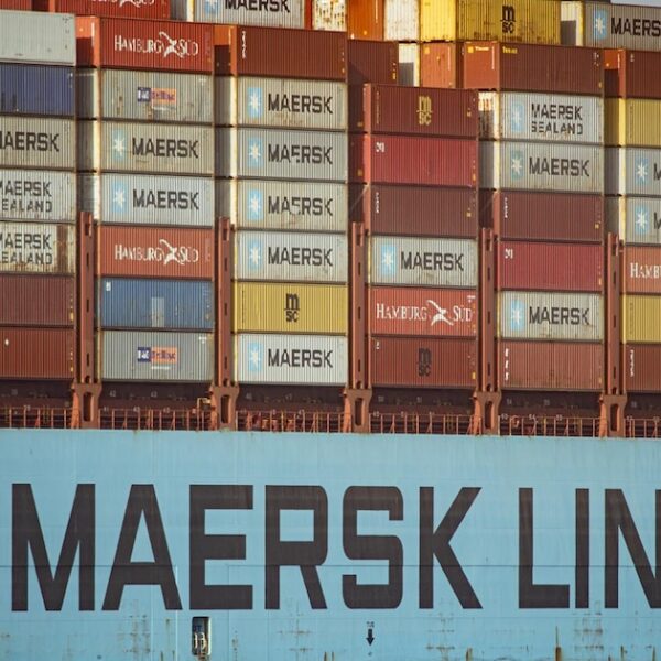 Maersk ganó un 55% menos en 2025 por la bajada de tarifas y avisa del impacto de la reapertura del mar Rojo