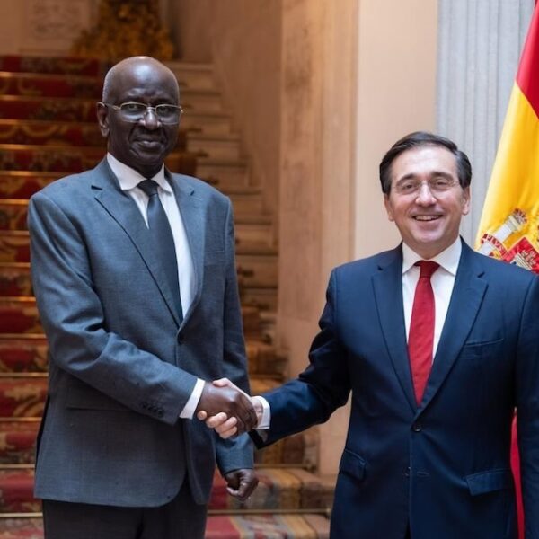 Albares trata migración y pesca con el ministro de Exteriores de Mauritania