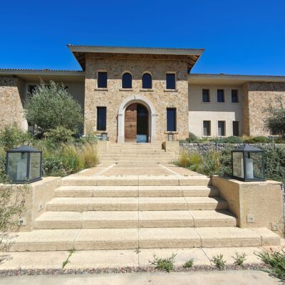 El empresario griego que se enamoró de Mendoza y apostó al vino con una bodega biodinámica: viñedos, pájaros y silencio