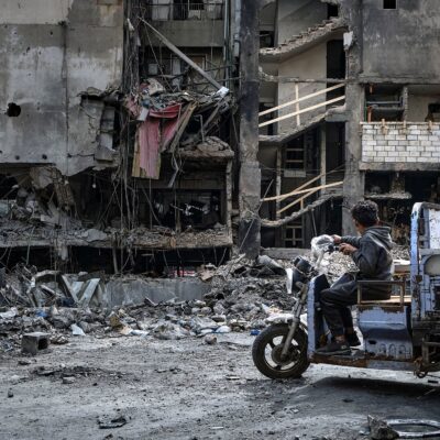 «Sus barcos será hundidos», la dura advertencia a Trump de un asesor del líder supremo iraní