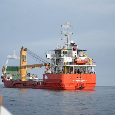 «Es imposible que otros pasen por el estrecho de Ormuz si nosotros no podemos», advirtió Irán en la cuenta regresiva para el final de la tregua con Trump