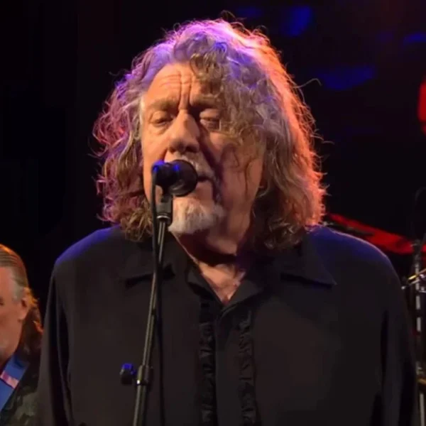 No te pierdas a Robert Plant haciendo «Ramble On» en CBS