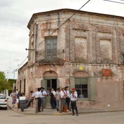4 pulperías bonaerenses para viajar en el tiempo entre picadas, empanadas y tradición de campo