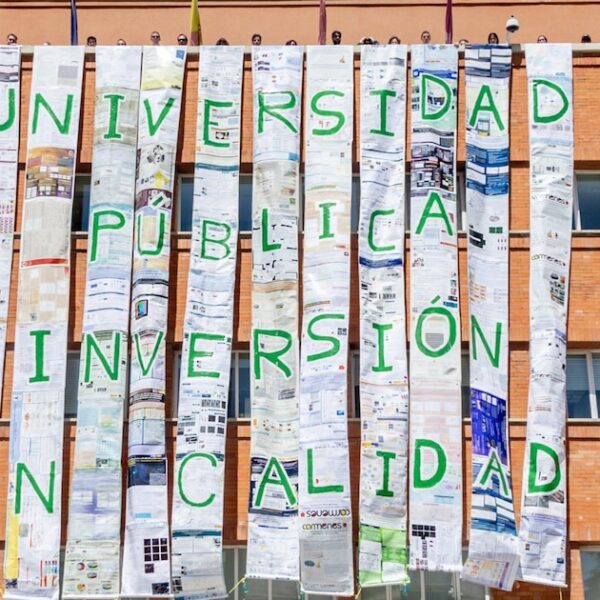 Plataformas por la Pública alertan de que la Comunidad «debe 1.150 millones» en pagos en nóminas a universidades