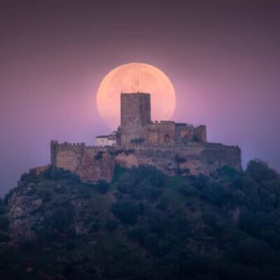 El pueblo con un castillo, un fantasma y un tesoro que es ideal para familias y jubilados