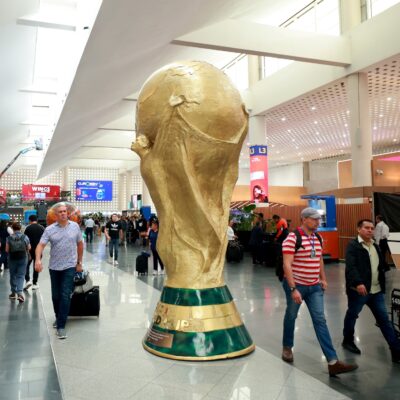 A pasos del Mundial 2026, las redadas contra Uber en aeropuertos de México complican a los viajeros