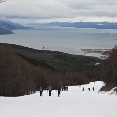 Tras 15 años, reabre un icónico centro de montaña y esquí en Ushuaia con nueva telesilla: cómo es y cuánto cuesta