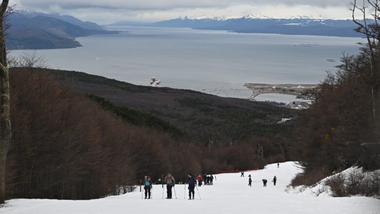 Tras 15 años, reabre un icónico centro de montaña y esquí en Ushuaia con nueva telesilla: cómo es y cuánto cuesta